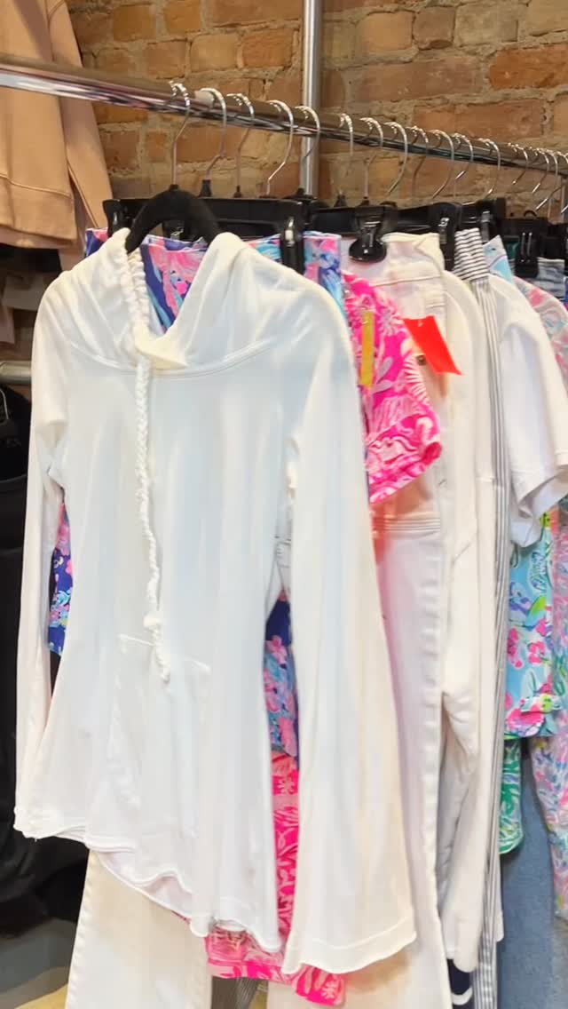 🌺🪻These fresh picked fashions will take you to spring break and beyond!!🌷🌼#springfashion #twiceblessed #consignment #thrift #pre...